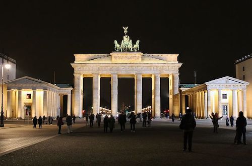 Portão de Brandenburgo em Berlim como sede para a Eurocopa 2024 na Alemanha