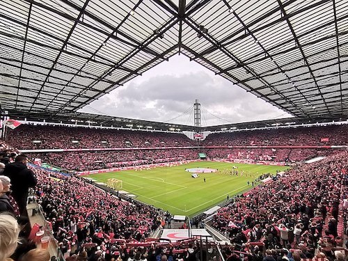 O Stadion Köln (Reinenergiestadion) como sede da EURO 2024